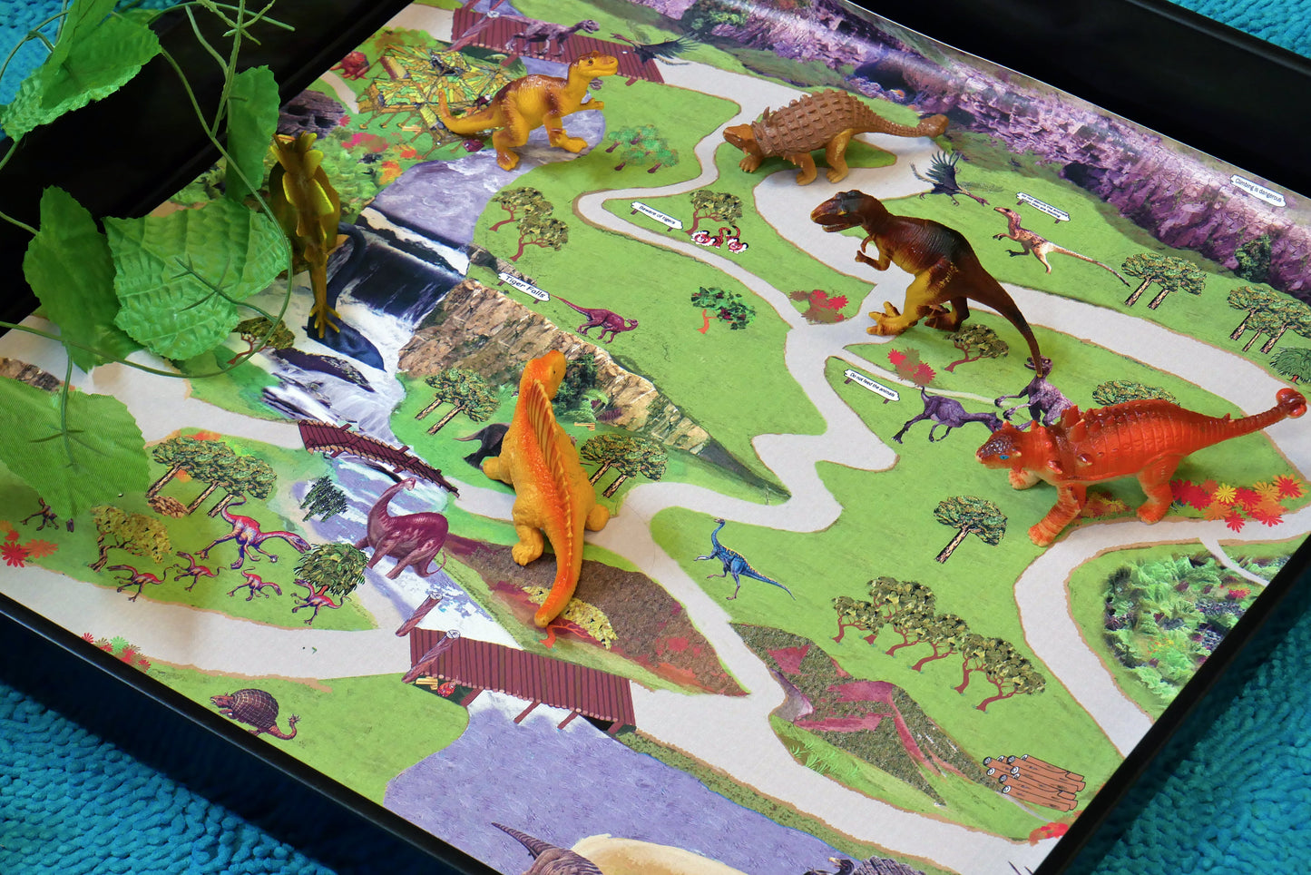 The Lost World Dinosaur is ideal for use with our Tiger Play Tray. It's perfect for individual or small group play. Can be used with character toys and vehicles for imaginative play or for messy play.