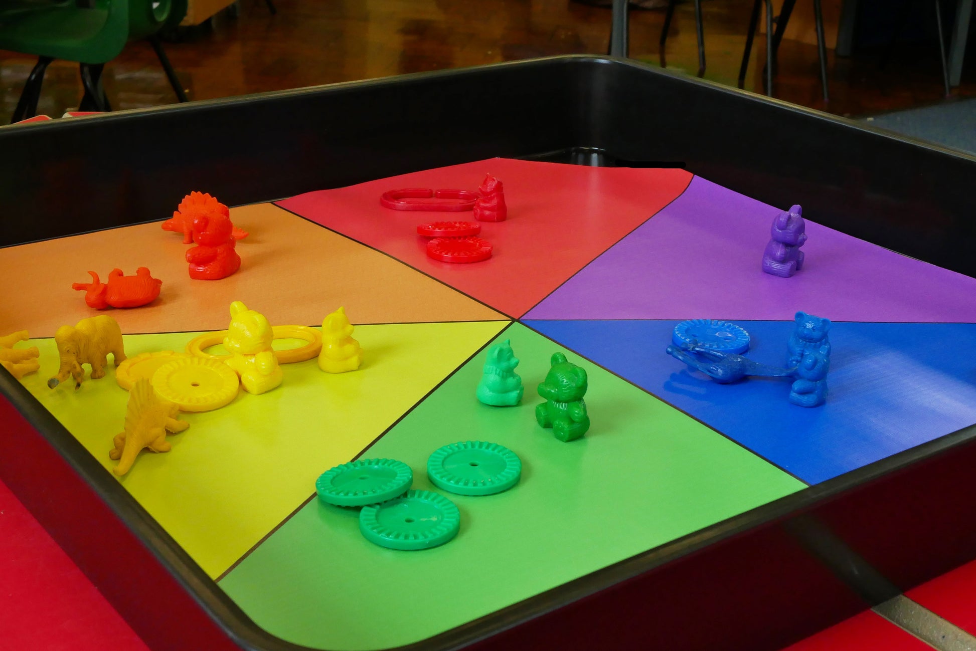 The Tiger Play is an incredibly useful table top activity tray. A great alterative to the Tuff Tray, smaller in size, so more versatile and easier to store. Deeper-higher sides, contains mess avoiding spills.